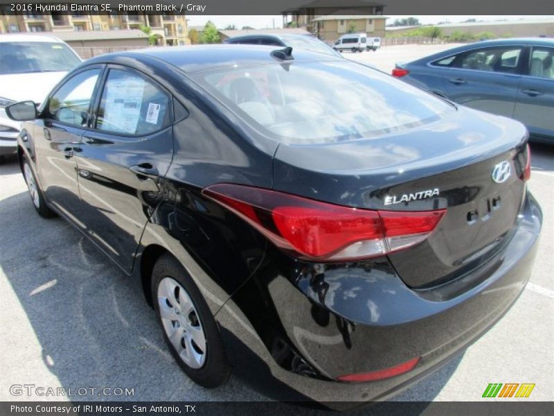 Phantom Black / Gray 2016 Hyundai Elantra SE