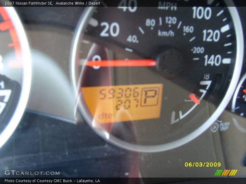 Avalanche White / Desert 2007 Nissan Pathfinder SE