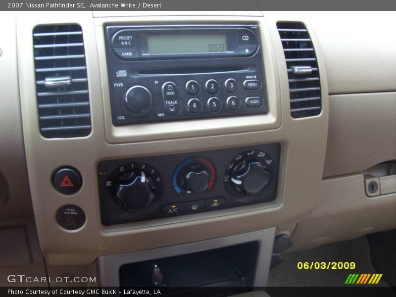 Avalanche White / Desert 2007 Nissan Pathfinder SE