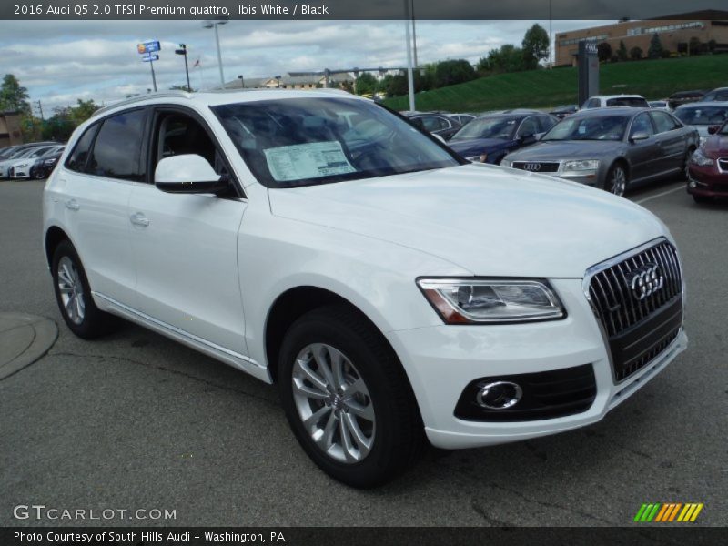 Front 3/4 View of 2016 Q5 2.0 TFSI Premium quattro