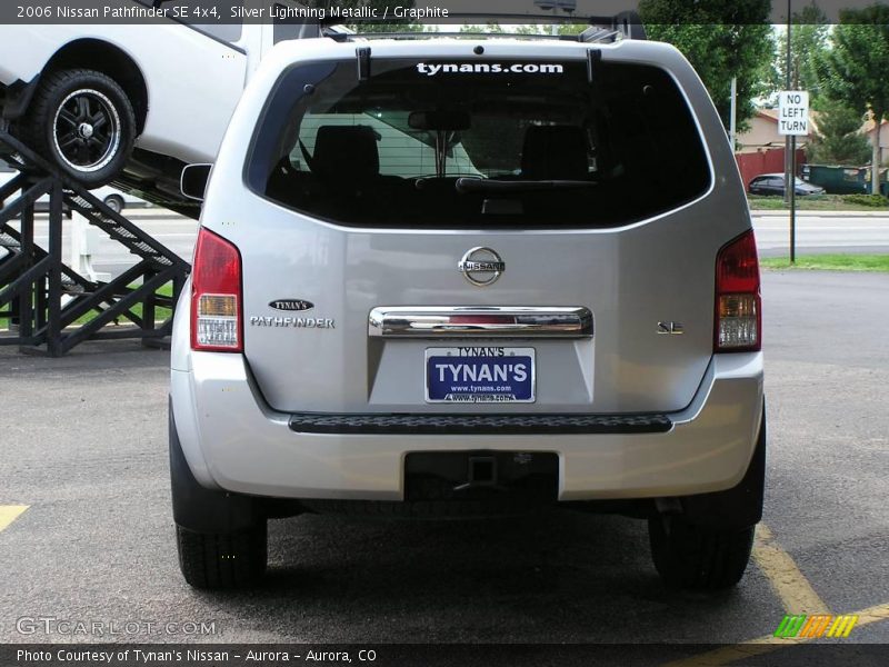 Silver Lightning Metallic / Graphite 2006 Nissan Pathfinder SE 4x4