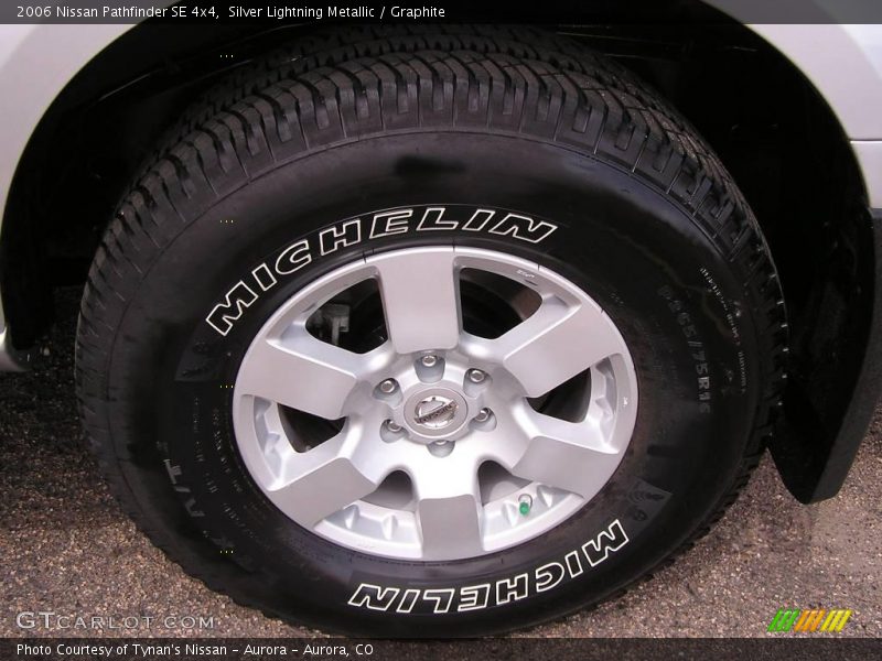 Silver Lightning Metallic / Graphite 2006 Nissan Pathfinder SE 4x4