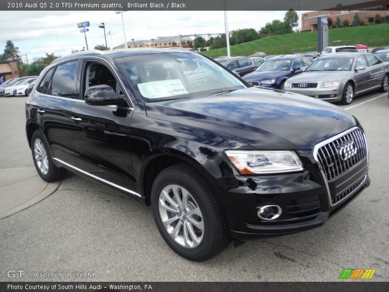 Front 3/4 View of 2016 Q5 2.0 TFSI Premium quattro