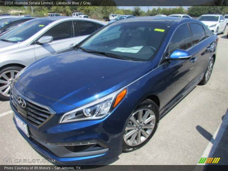 Front 3/4 View of 2016 Sonata Limited