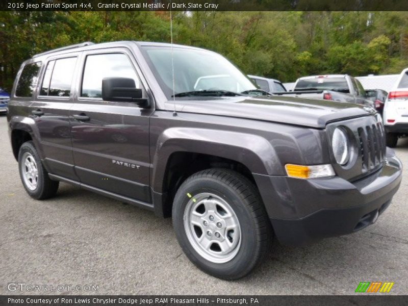 Front 3/4 View of 2016 Patriot Sport 4x4