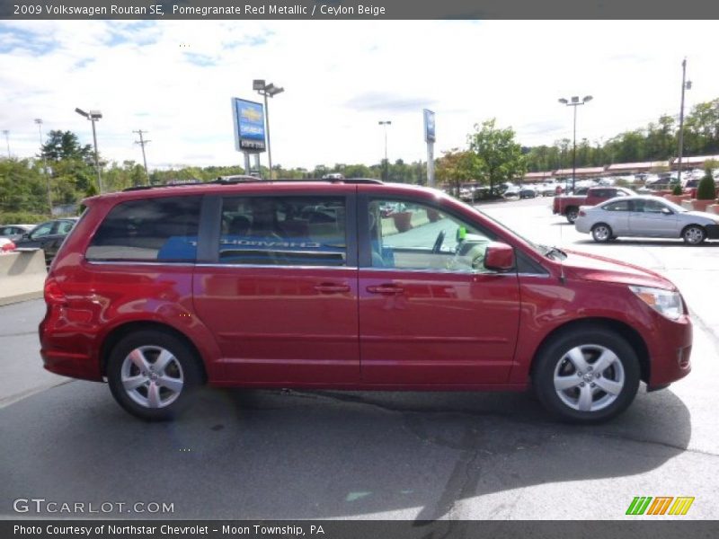 Pomegranate Red Metallic / Ceylon Beige 2009 Volkswagen Routan SE