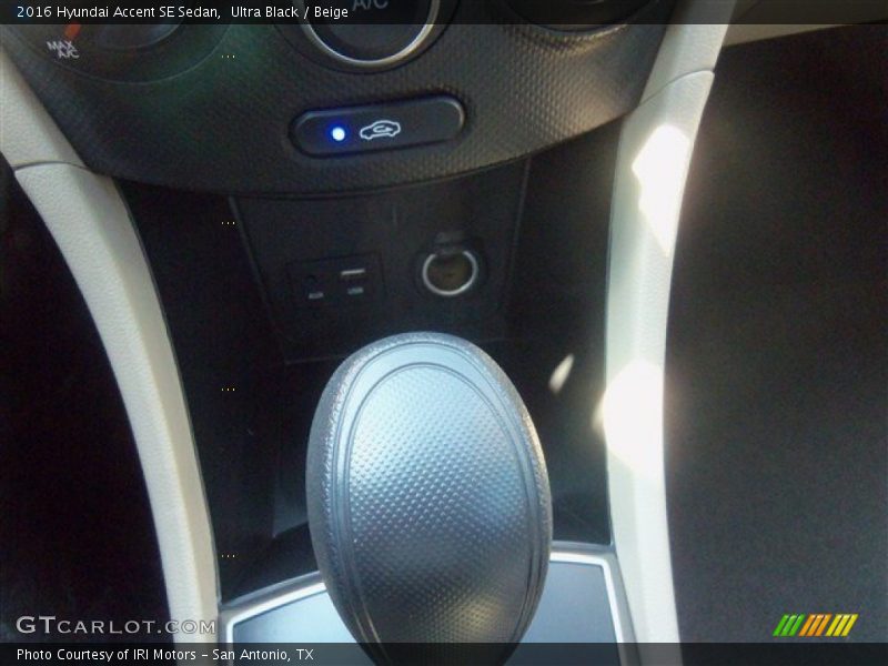 Ultra Black / Beige 2016 Hyundai Accent SE Sedan