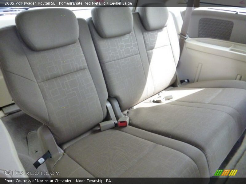 Pomegranate Red Metallic / Ceylon Beige 2009 Volkswagen Routan SE