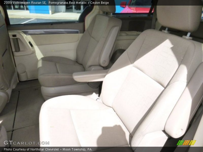 Pomegranate Red Metallic / Ceylon Beige 2009 Volkswagen Routan SE