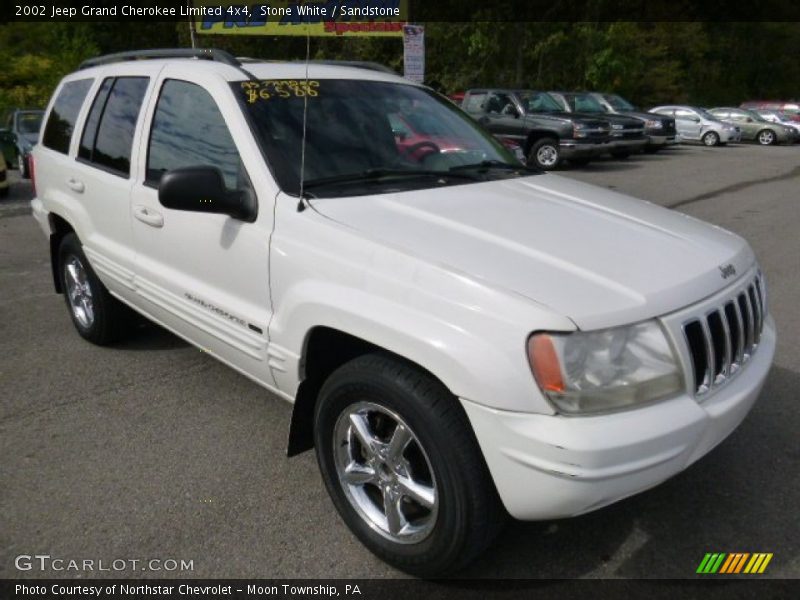 Front 3/4 View of 2002 Grand Cherokee Limited 4x4