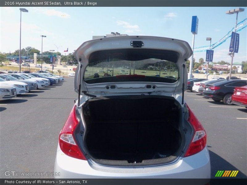 Ultra Black / Beige 2016 Hyundai Accent SE Sedan