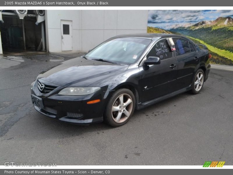 Front 3/4 View of 2005 MAZDA6 s Sport Hatchback
