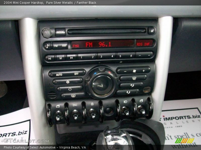 Pure Silver Metallic / Panther Black 2004 Mini Cooper Hardtop