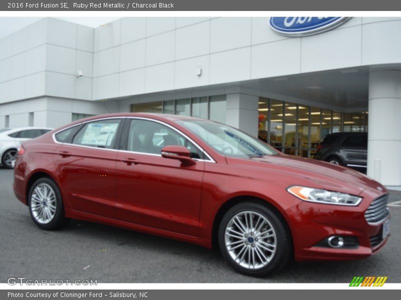 Ruby Red Metallic / Charcoal Black 2016 Ford Fusion SE