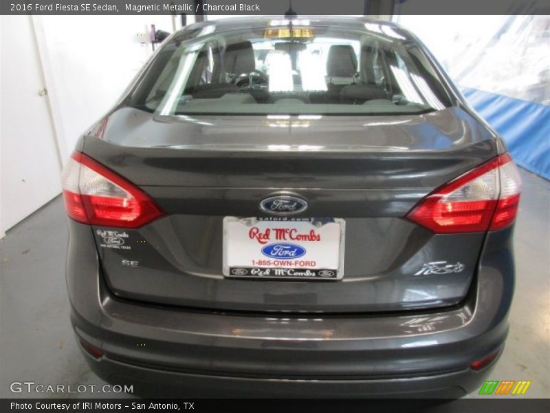 Magnetic Metallic / Charcoal Black 2016 Ford Fiesta SE Sedan