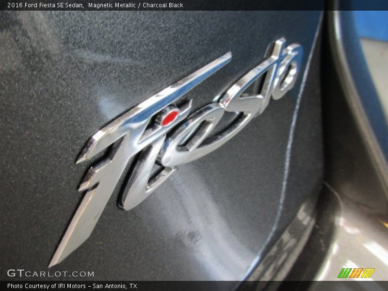 Magnetic Metallic / Charcoal Black 2016 Ford Fiesta SE Sedan