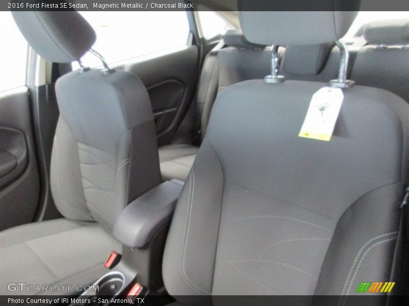Magnetic Metallic / Charcoal Black 2016 Ford Fiesta SE Sedan
