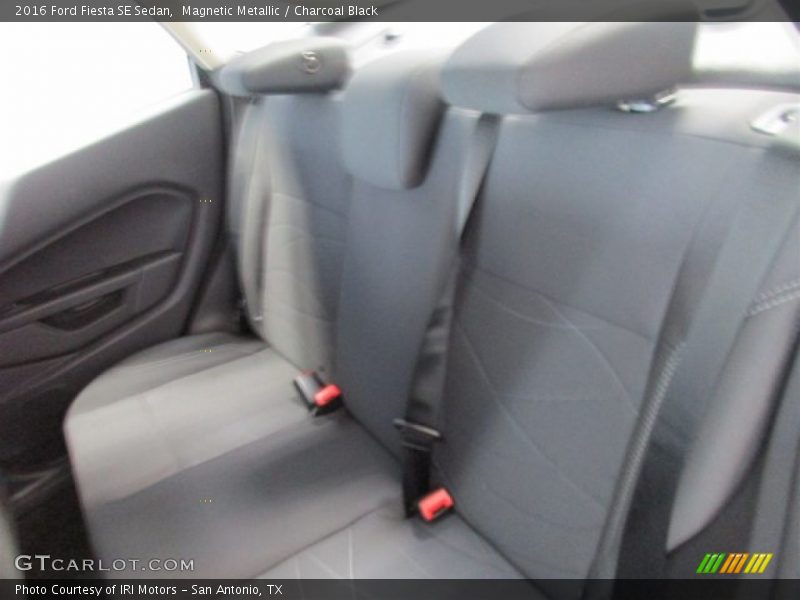 Magnetic Metallic / Charcoal Black 2016 Ford Fiesta SE Sedan