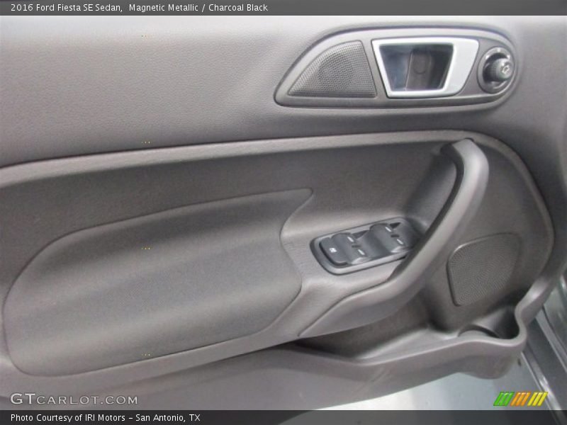 Magnetic Metallic / Charcoal Black 2016 Ford Fiesta SE Sedan