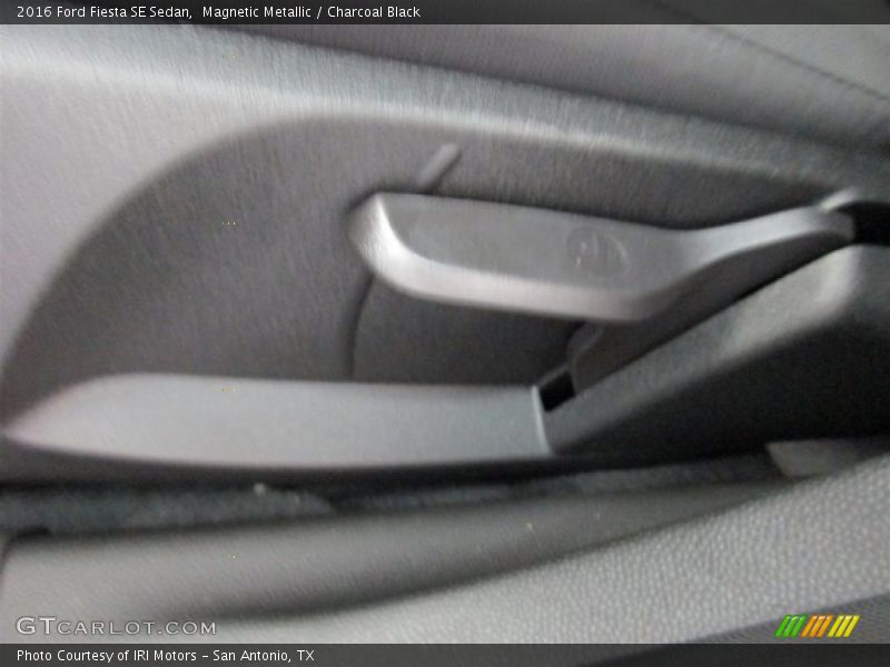 Magnetic Metallic / Charcoal Black 2016 Ford Fiesta SE Sedan