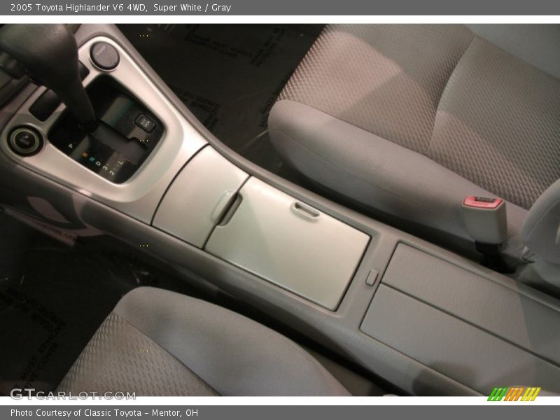 Super White / Gray 2005 Toyota Highlander V6 4WD