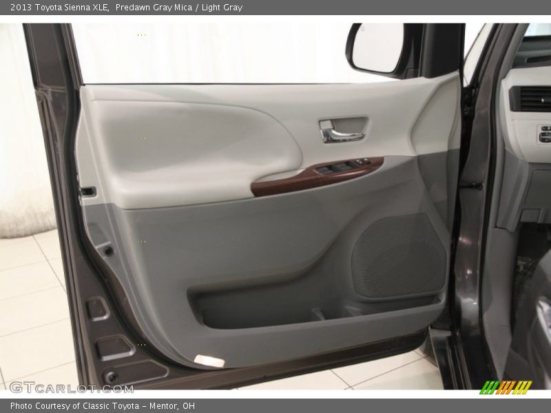 Predawn Gray Mica / Light Gray 2013 Toyota Sienna XLE