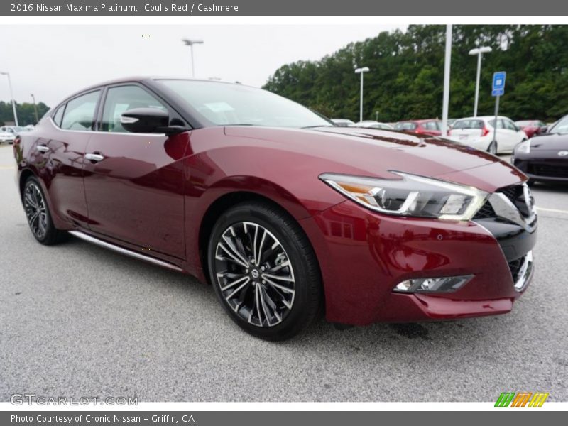 Front 3/4 View of 2016 Maxima Platinum