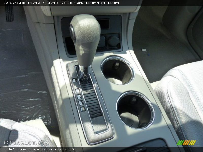 Silver Ice Metallic / Dark Titanium/Light Titanium 2016 Chevrolet Traverse LS