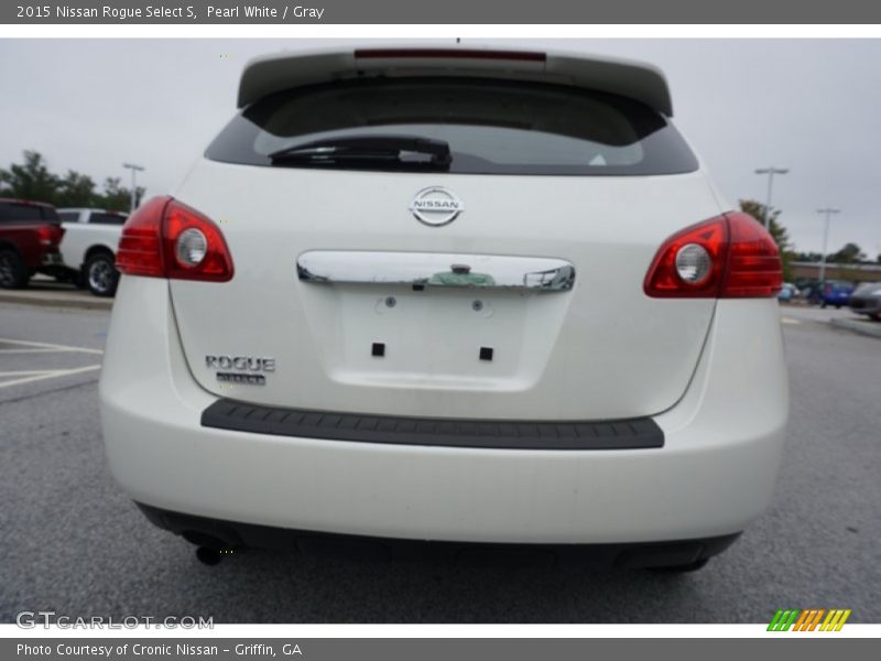 Pearl White / Gray 2015 Nissan Rogue Select S