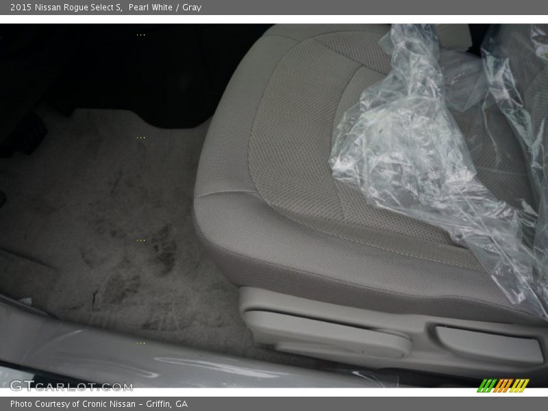 Pearl White / Gray 2015 Nissan Rogue Select S