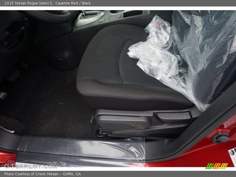 Cayenne Red / Black 2015 Nissan Rogue Select S