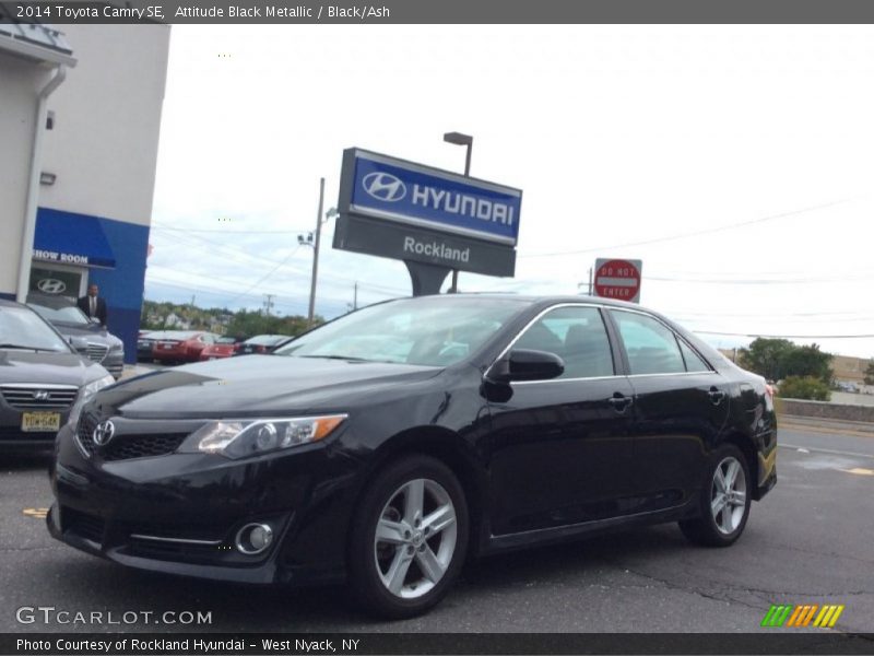 Attitude Black Metallic / Black/Ash 2014 Toyota Camry SE