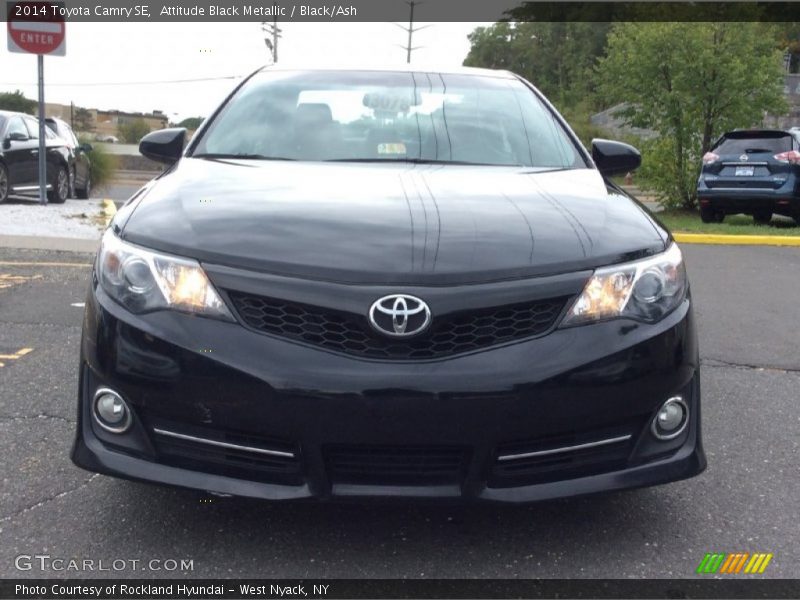 Attitude Black Metallic / Black/Ash 2014 Toyota Camry SE