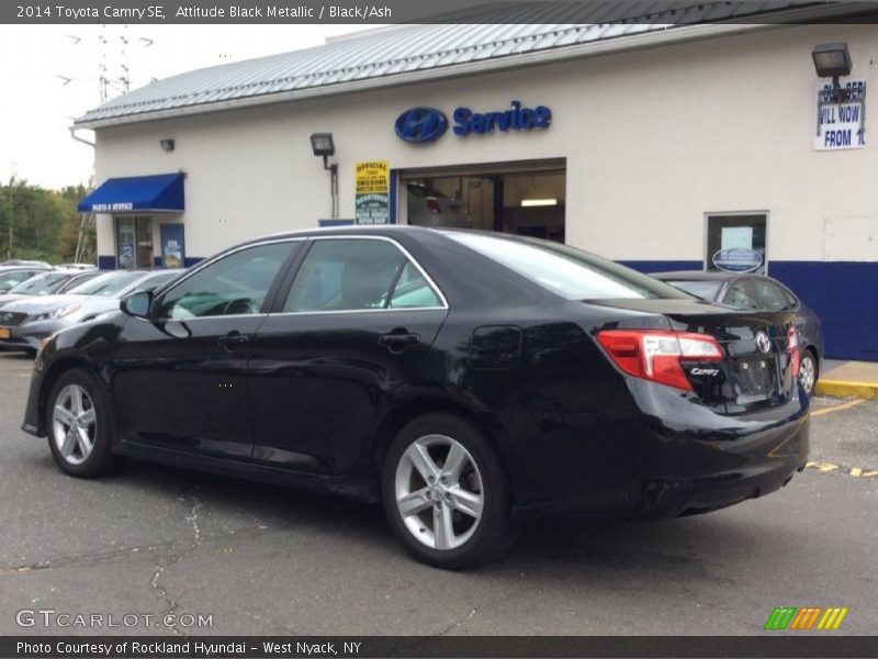 Attitude Black Metallic / Black/Ash 2014 Toyota Camry SE