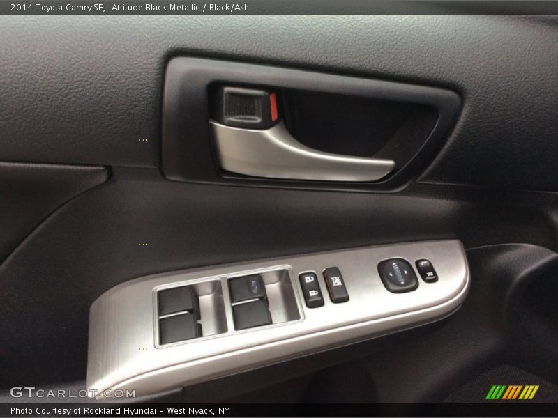 Attitude Black Metallic / Black/Ash 2014 Toyota Camry SE