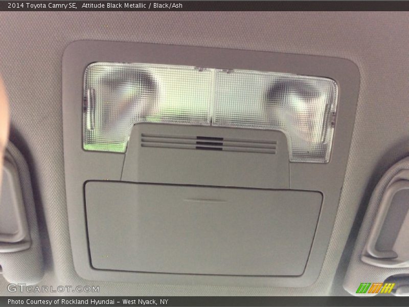 Attitude Black Metallic / Black/Ash 2014 Toyota Camry SE
