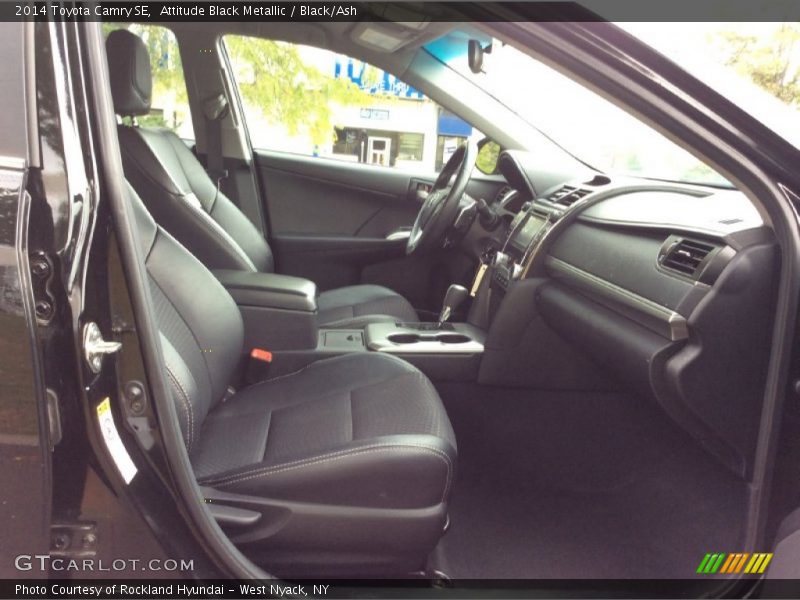 Attitude Black Metallic / Black/Ash 2014 Toyota Camry SE