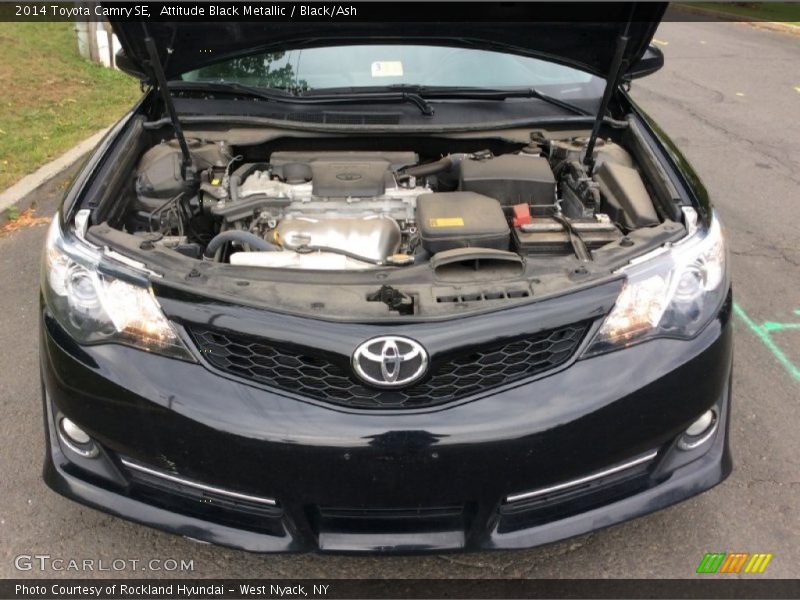 Attitude Black Metallic / Black/Ash 2014 Toyota Camry SE