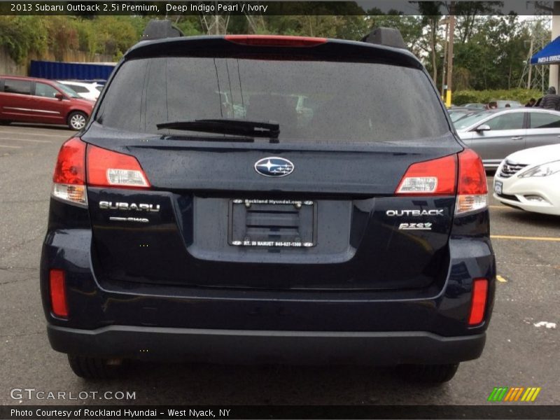 Deep Indigo Pearl / Ivory 2013 Subaru Outback 2.5i Premium