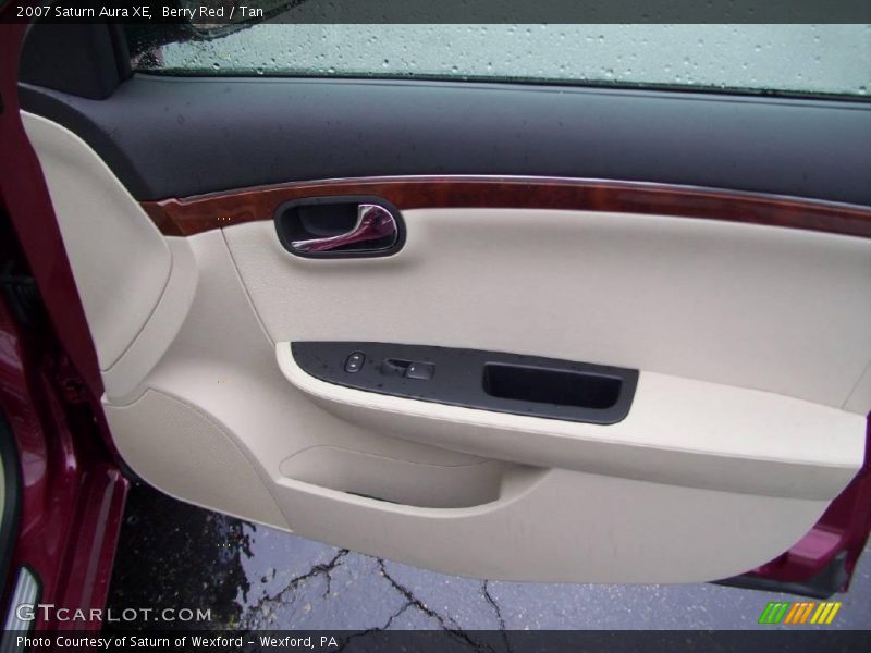 Berry Red / Tan 2007 Saturn Aura XE