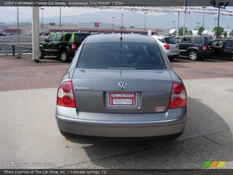 Stonehenge Grey Metallic / Grey 2004 Volkswagen Passat GLS Sedan