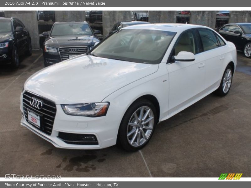 Front 3/4 View of 2016 A4 2.0T Premium