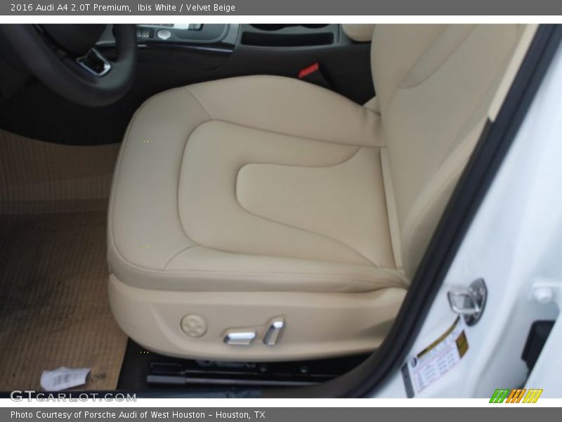Ibis White / Velvet Beige 2016 Audi A4 2.0T Premium