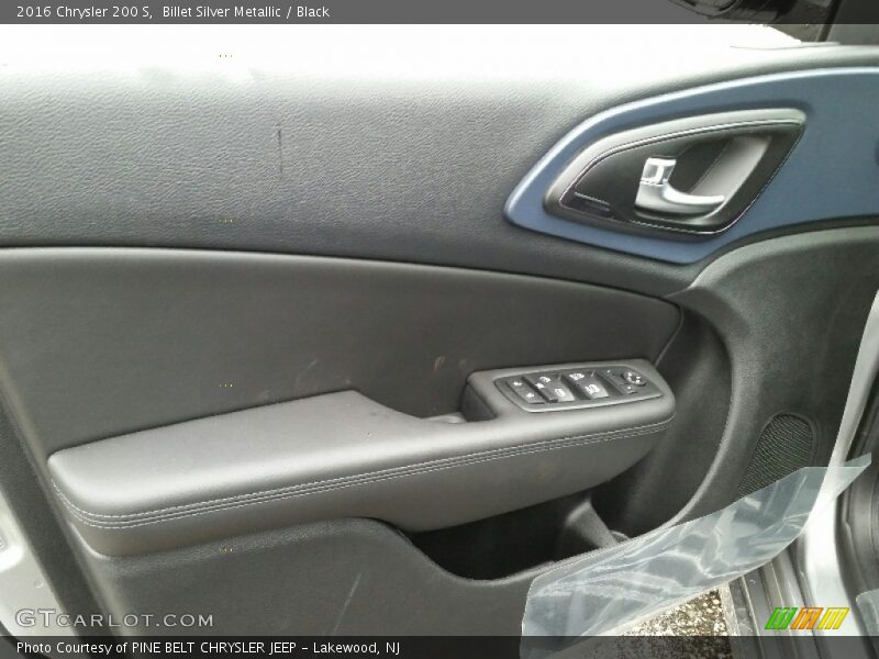 Billet Silver Metallic / Black 2016 Chrysler 200 S