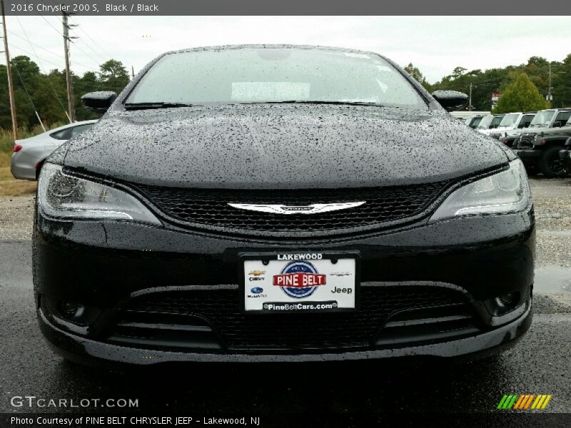 Black / Black 2016 Chrysler 200 S