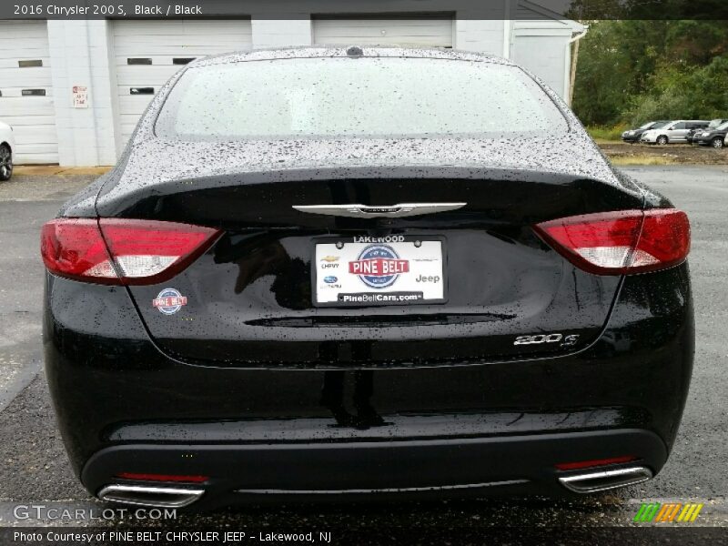 Black / Black 2016 Chrysler 200 S