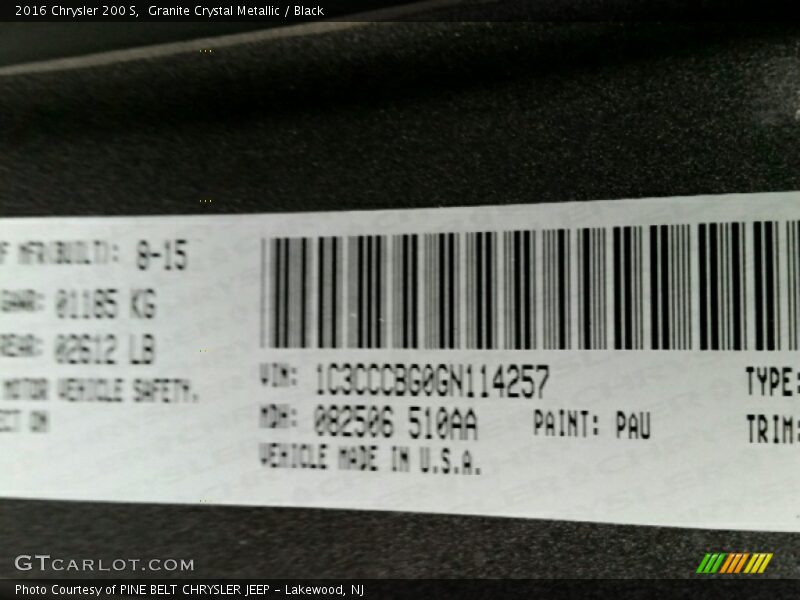 Granite Crystal Metallic / Black 2016 Chrysler 200 S