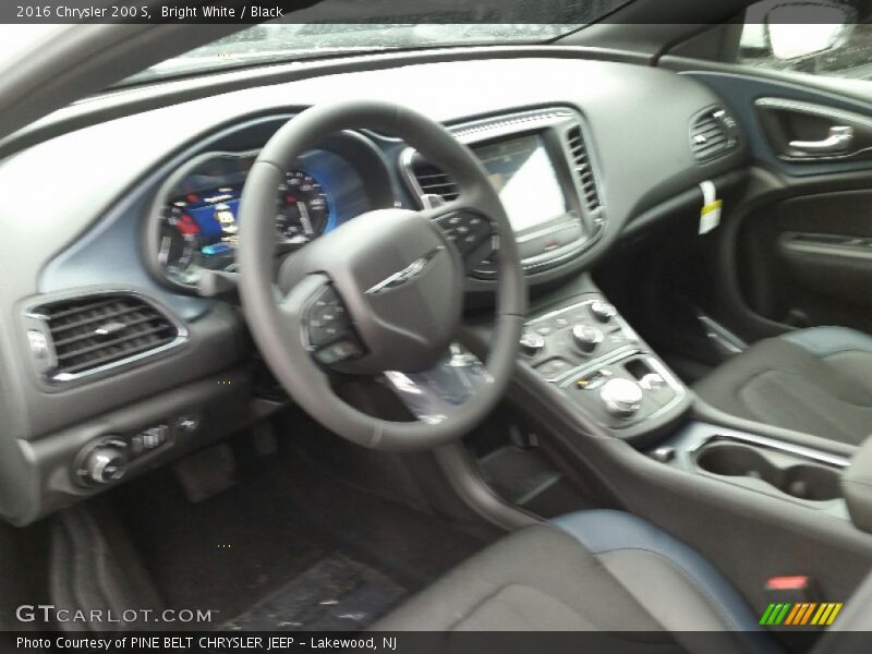 Bright White / Black 2016 Chrysler 200 S