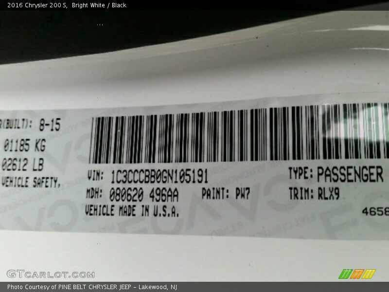 Bright White / Black 2016 Chrysler 200 S