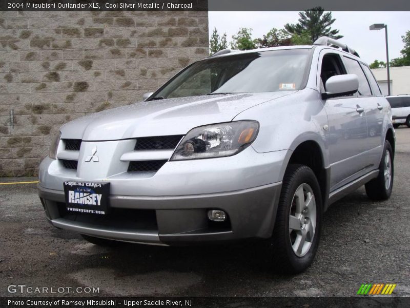 Cool Silver Metallic / Charcoal 2004 Mitsubishi Outlander XLS